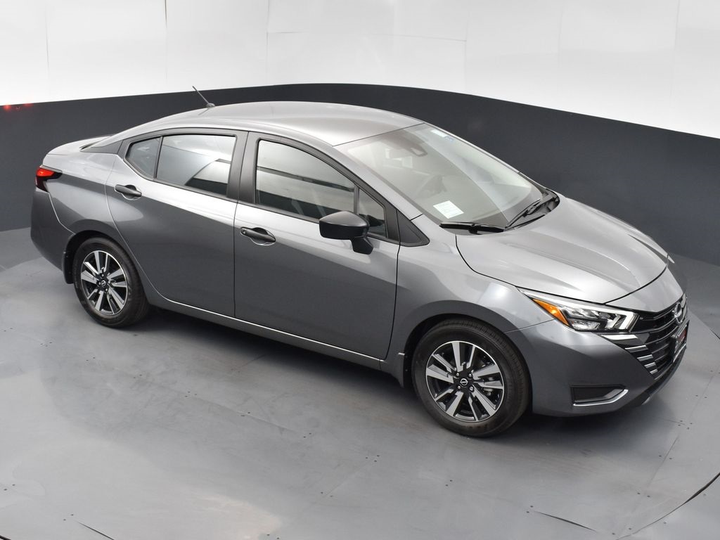 2025 Nissan Versa 1.6 S photo 39