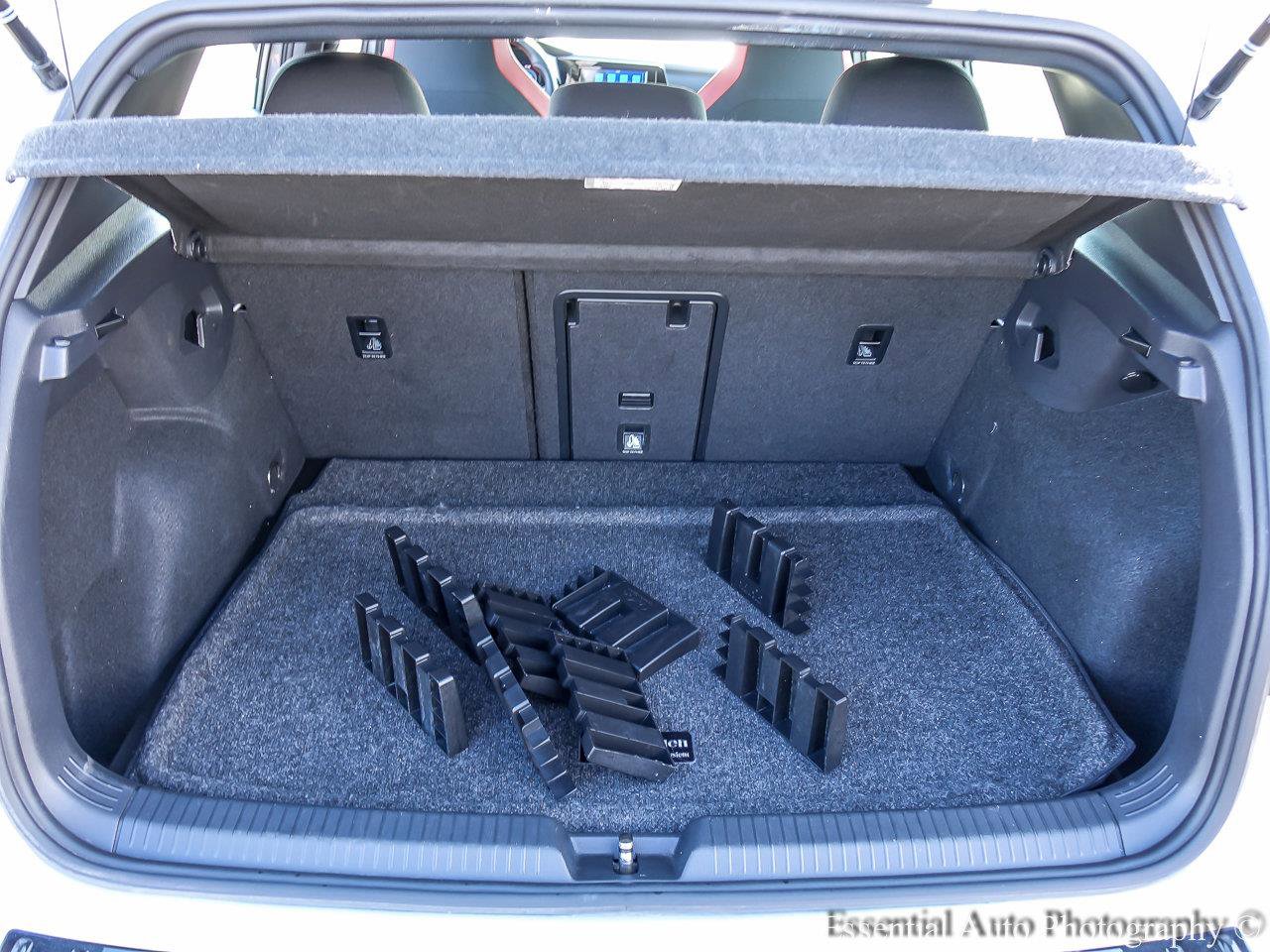 2023 VOLKSWAGEN GOLF GTI - Image 17