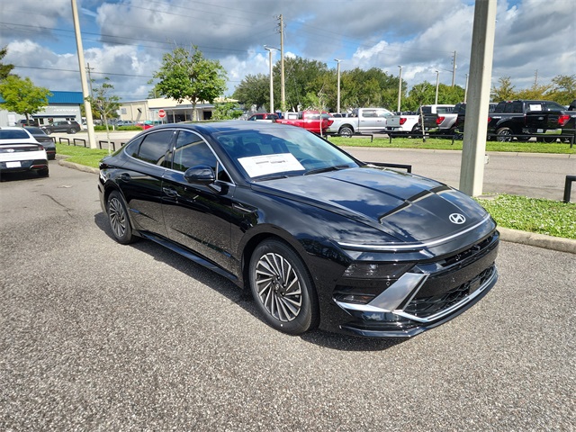 2025 Hyundai Sonata Hybrid Limited's photo