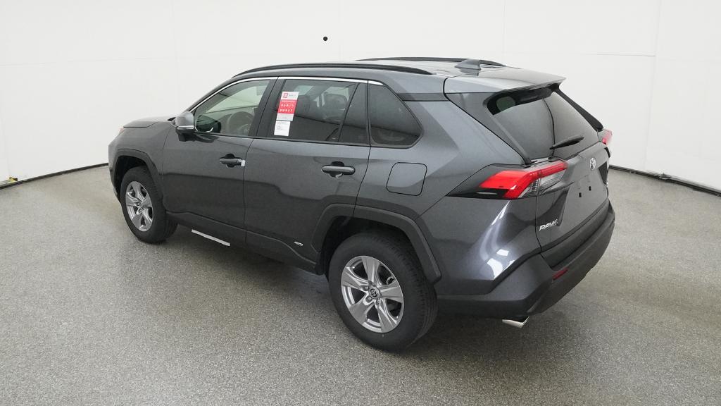 2025 Toyota RAV4 Hybrid XLE photo 13