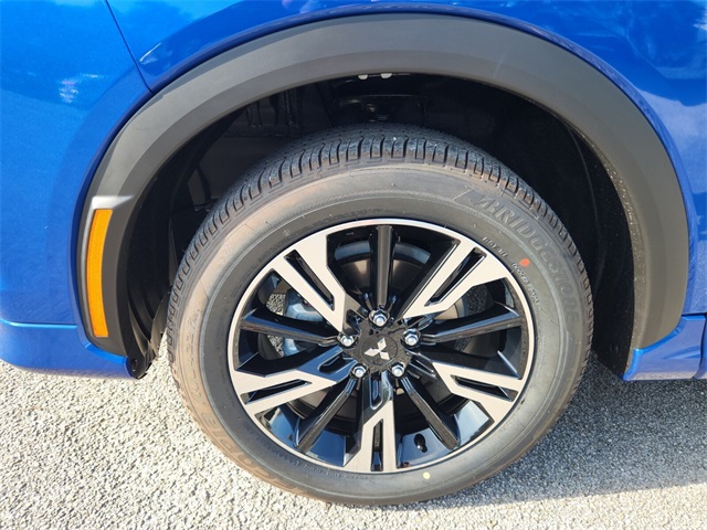 2025 Mitsubishi Eclipse Cross SEL photo 3