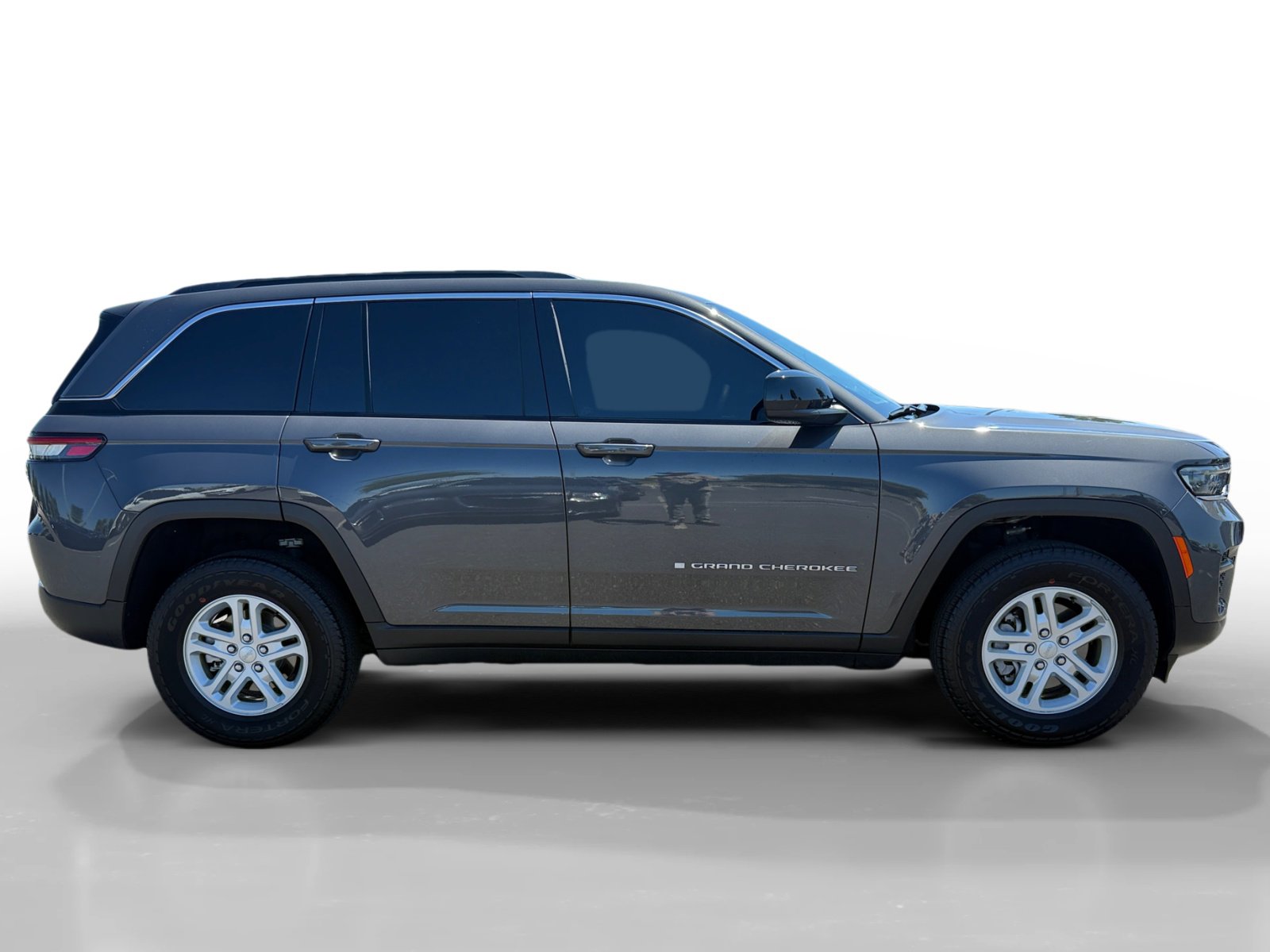 2024 Jeep Grand Cherokee Laredo photo 6