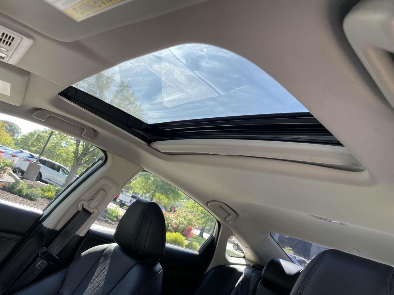 2022 Honda Insight Touring photo 17