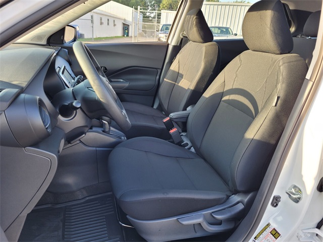 2025 Nissan Kicks Play S photo 5