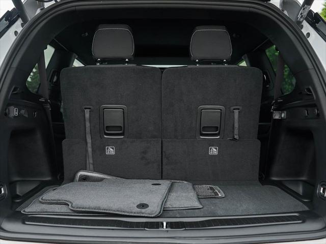 2025 Jeep Grand Cherokee Laredo photo 4