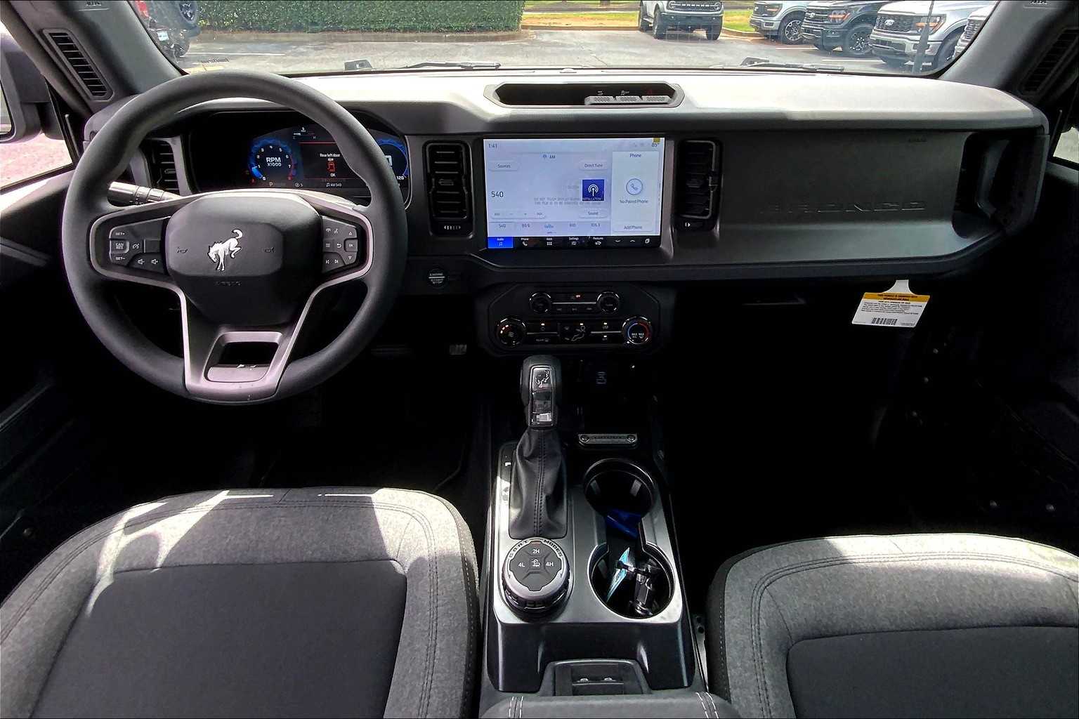 2025 Ford Bronco Base photo 5