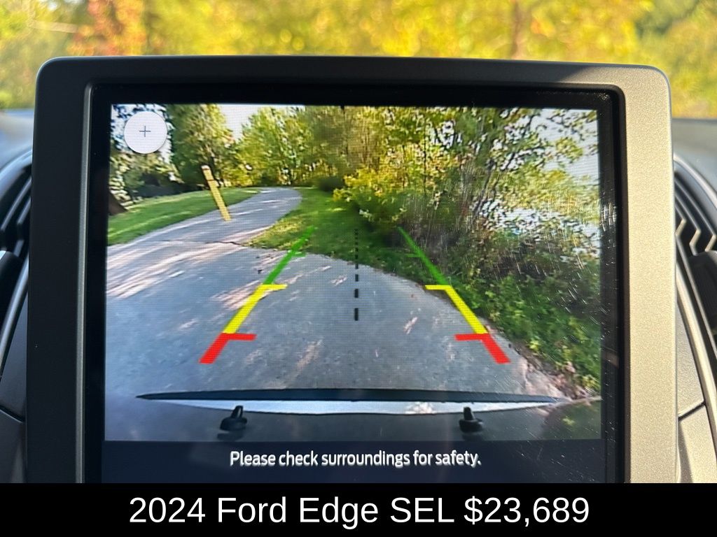 2024 Ford Edge SEL photo 24