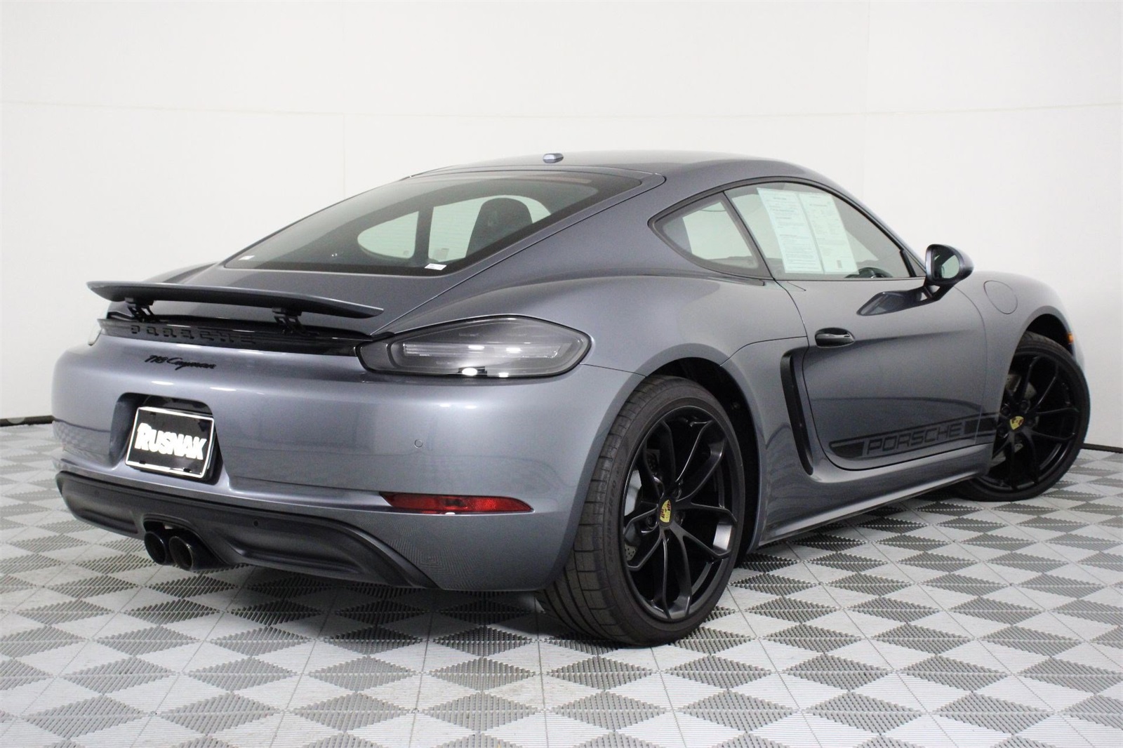2025 Porsche Cayman photo 7