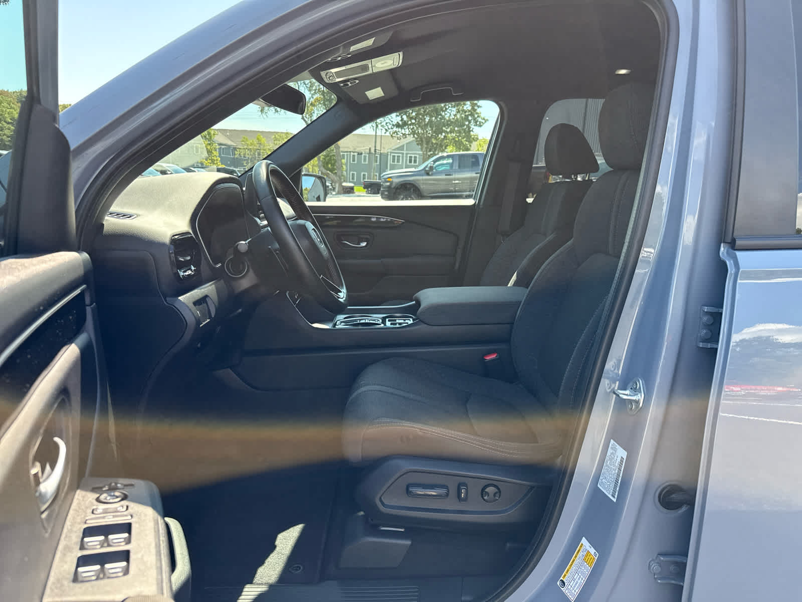 2025 Honda Pilot Sport photo 8