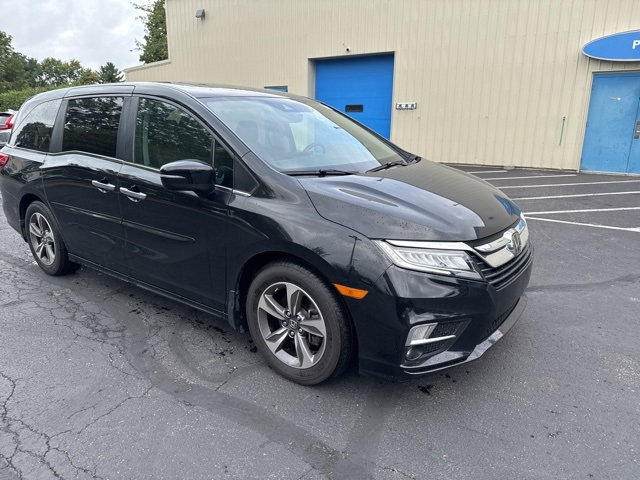 2019 Honda Odyssey Touring photo 3