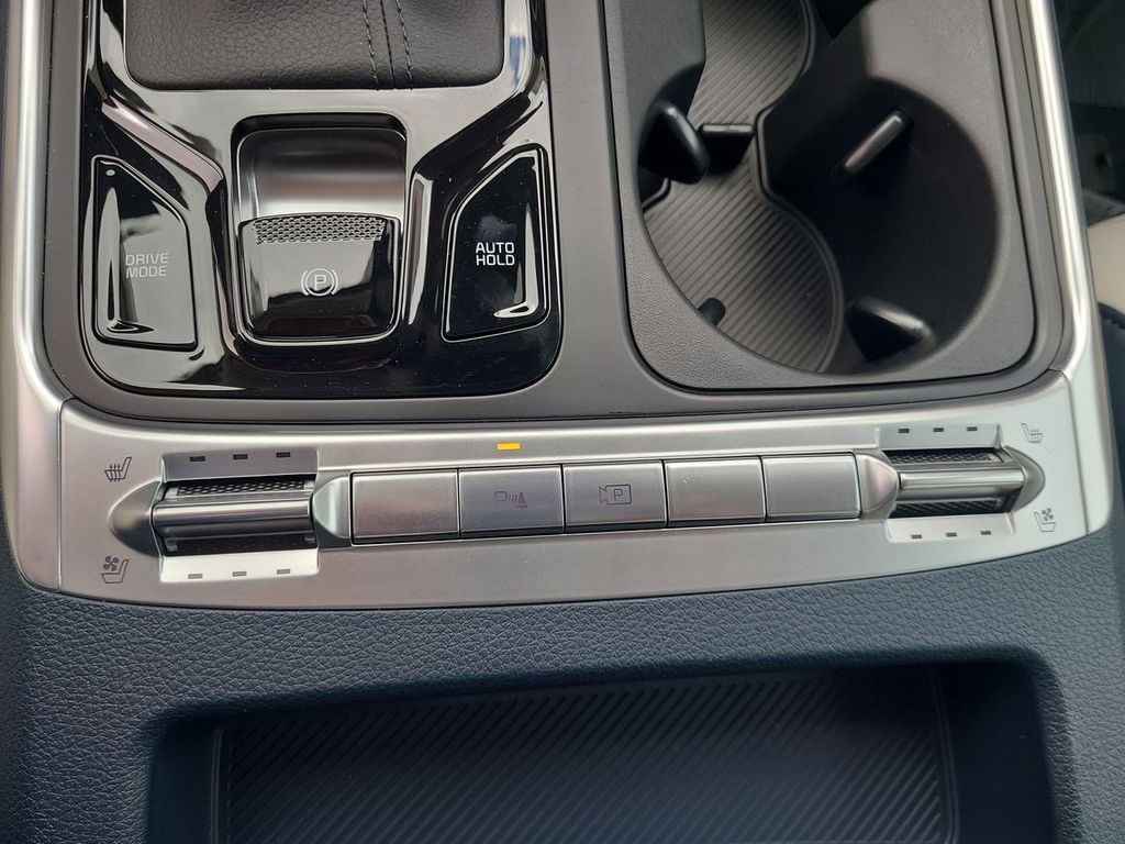 2026 Kia Carnival SX Prestige photo 24