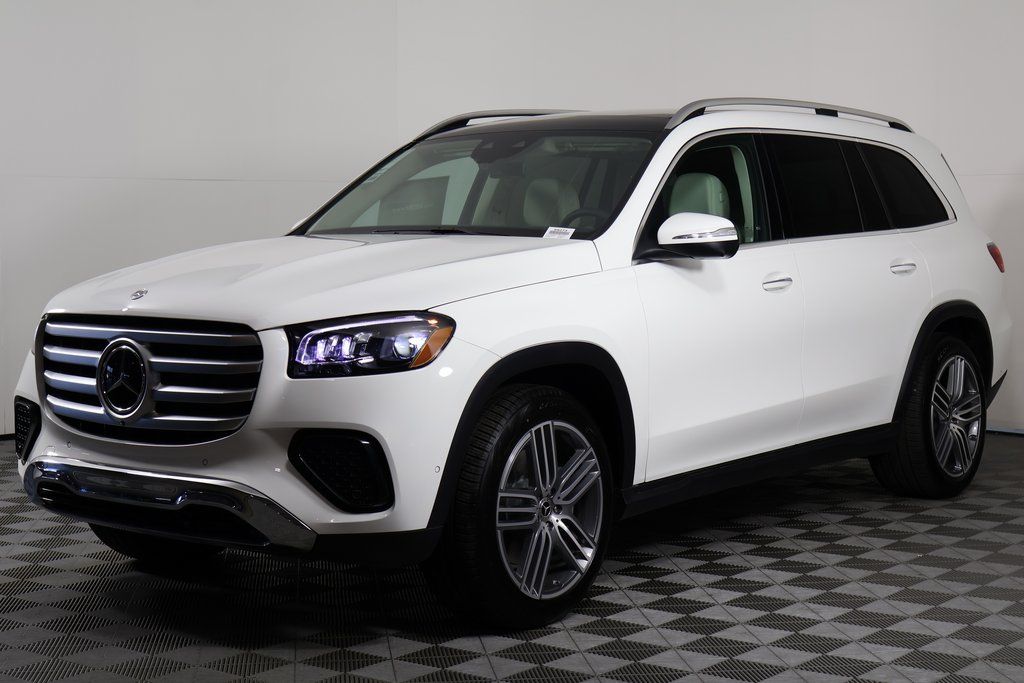 2026 Mercedes-Benz GLS Base's photo