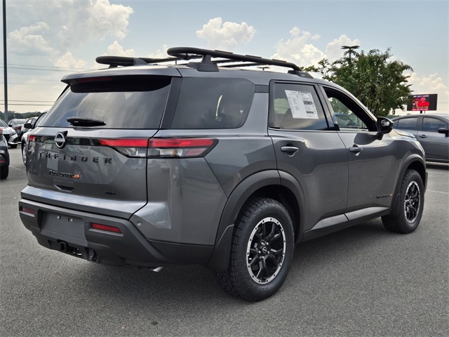 2025 Nissan Pathfinder Rock Creek photo 2