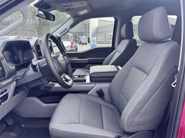 2025 Ford F-150 XLT photo 11