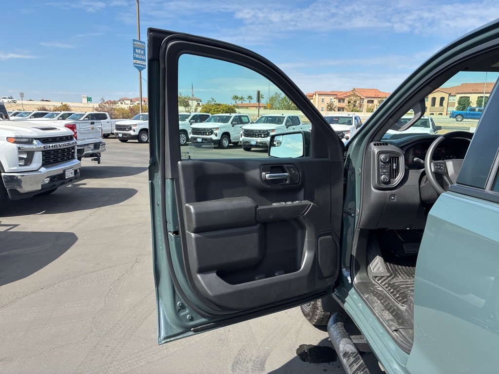 2025 Chevrolet Silverado 1500 Custom Trail Boss photo 15