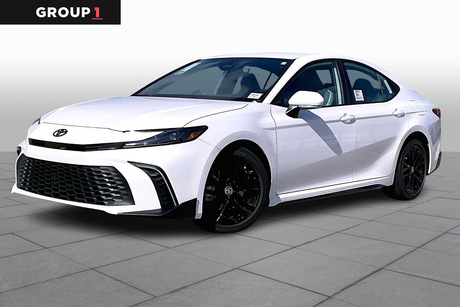 2026 Toyota Camry SE's photo