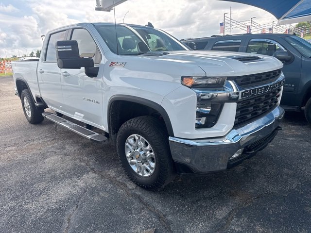 Used 2023 Summit White Chevrolet LT image 20