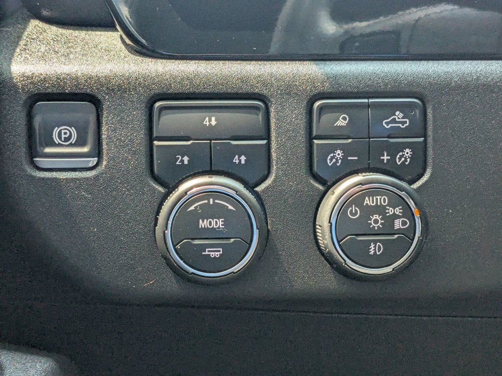 2025 Chevrolet Silverado 3500HD LT photo 14
