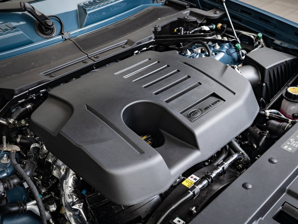 2025 Land Rover Defender 90 X-Dynamic SE photo 36