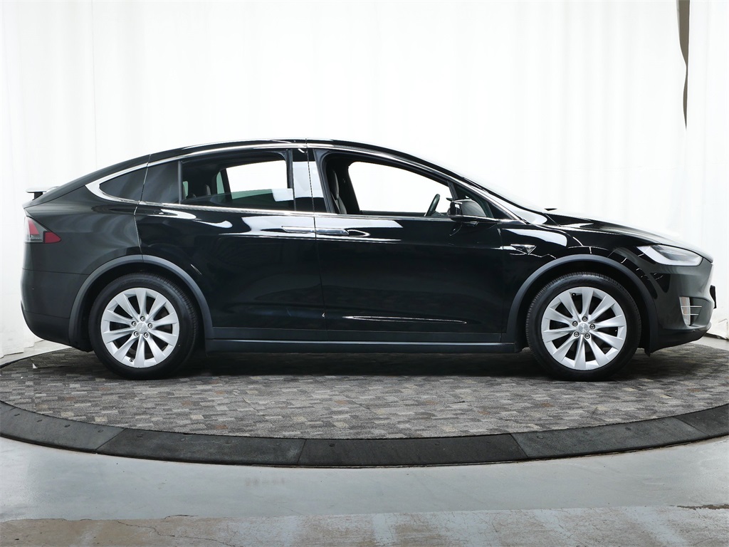 2019 Tesla Model X Long Range photo 8