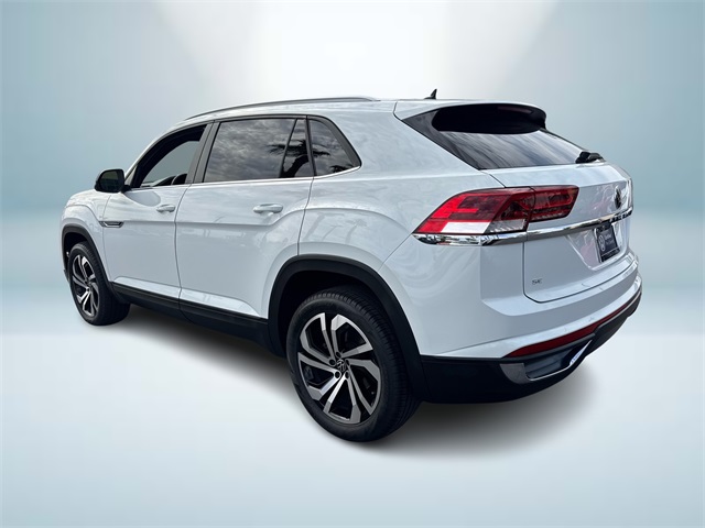 2022 Volkswagen Atlas Cross Sport SE photo 2