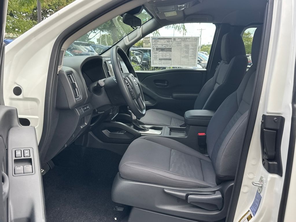 2025 Nissan Frontier S photo 9
