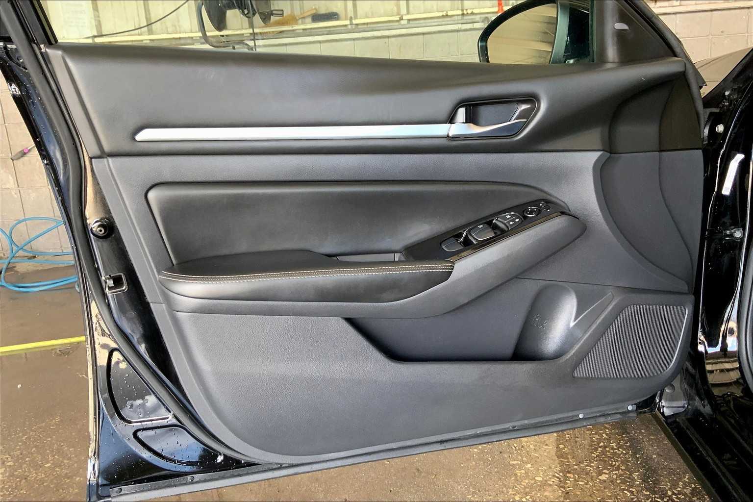 2023 Nissan Altima 2.5 SV photo 20