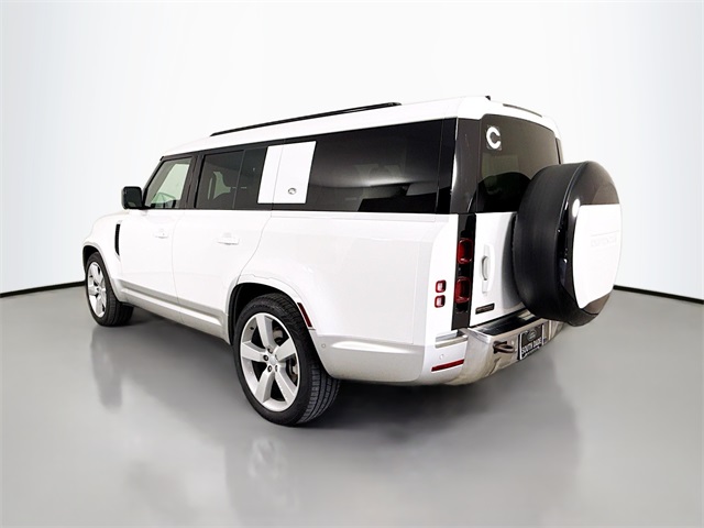 2023 Land Rover Defender 130 First Edition photo 7