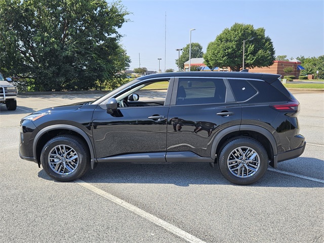 2026 Nissan Rogue S photo 3