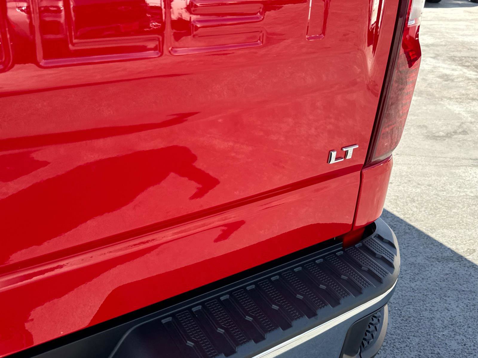 2025 Chevrolet Silverado 1500 LT photo 7
