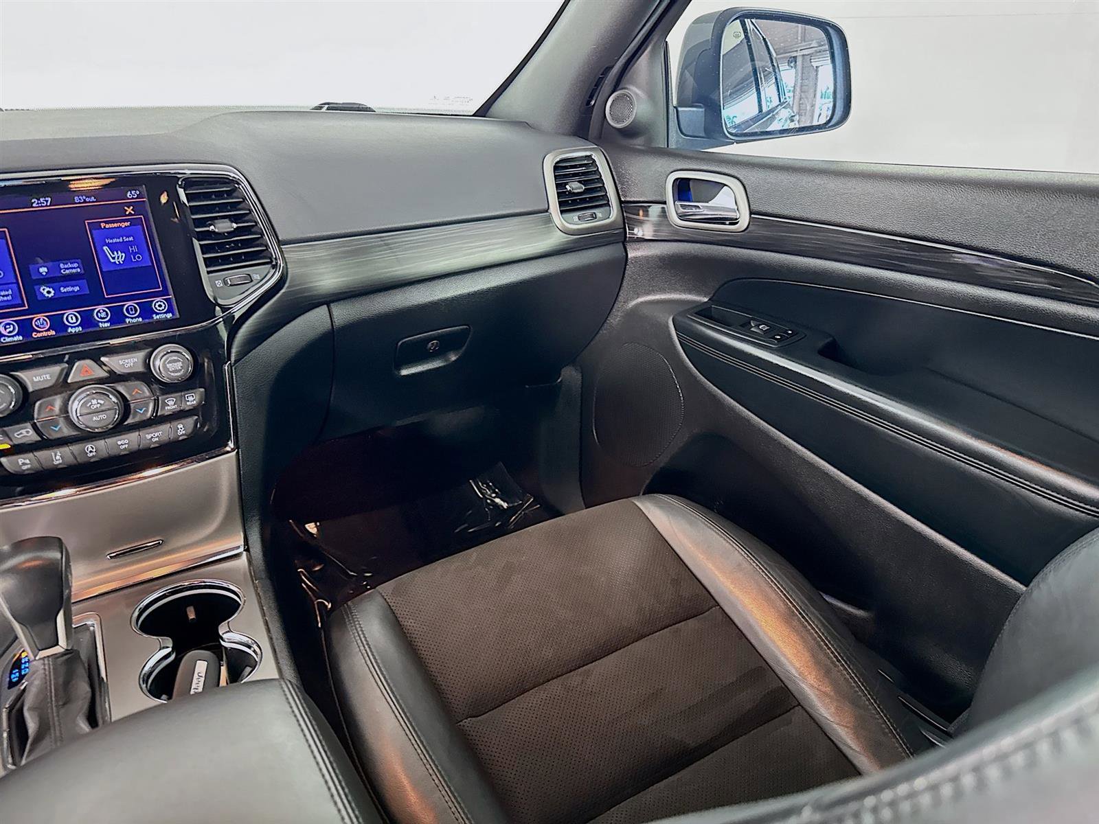 2020 Jeep Grand Cherokee Altitude photo 25