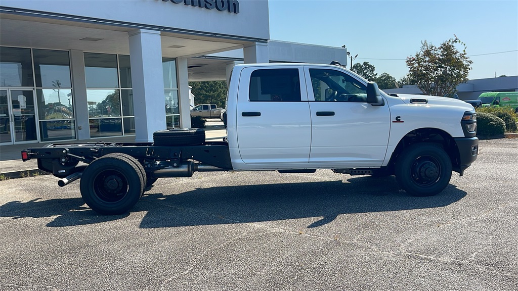 2026 Ram 3500 Tradesman photo 9