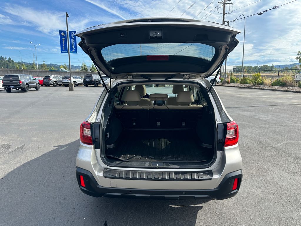 2018 Subaru Outback 3.6R Limited photo 11