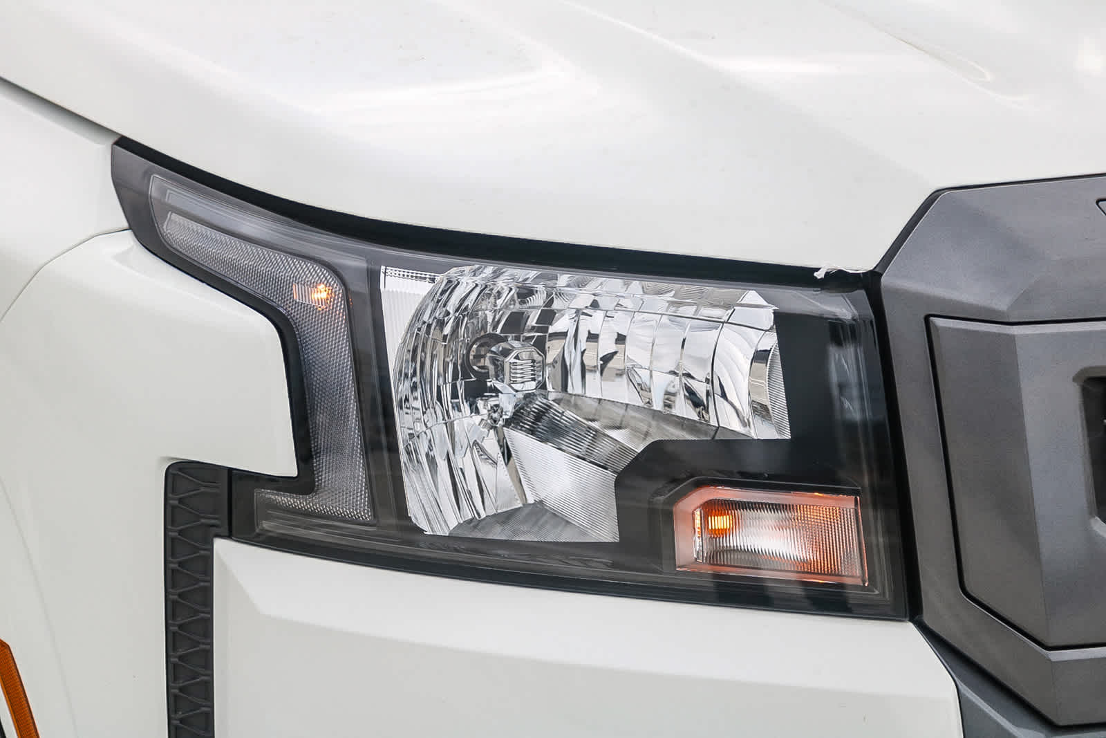 2025 Nissan Frontier Crew Cab SV photo 4