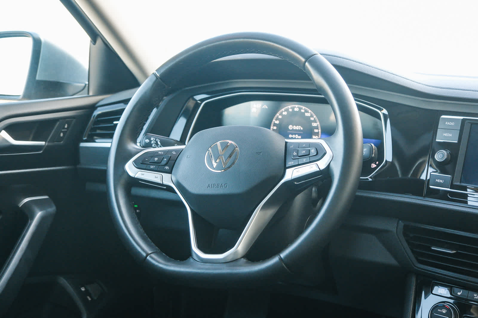 2024 Volkswagen Jetta SE photo 16