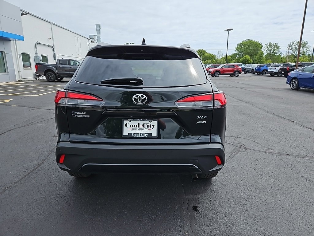 2024 Toyota Corolla Cross XLE photo 4