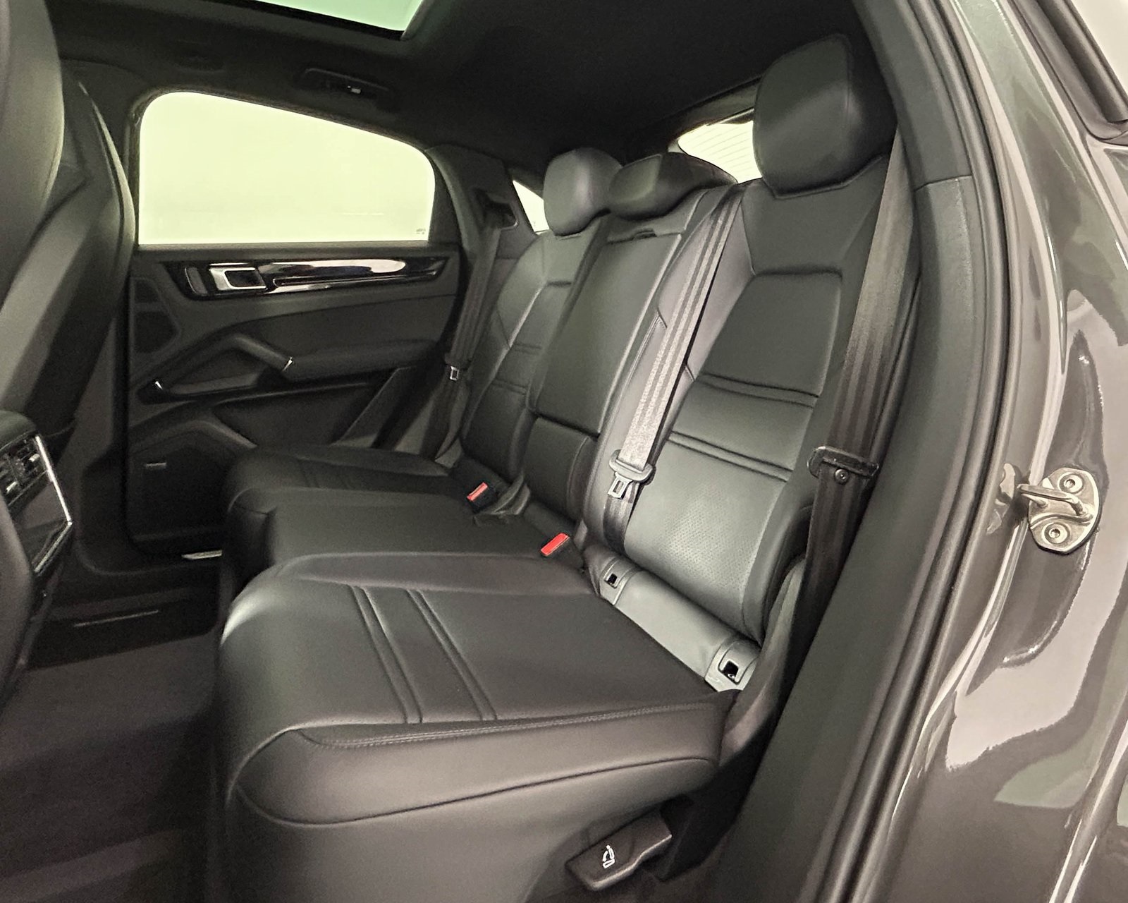 2023 Porsche Cayenne E-Hybrid Coupe photo 26