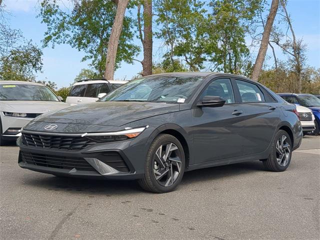 2025 Hyundai Elantra SEL Sport photo 2