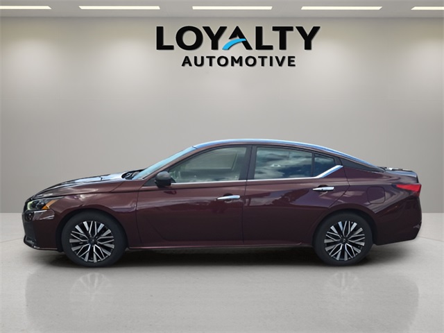 2024 Nissan Altima 2.5 SV photo 2