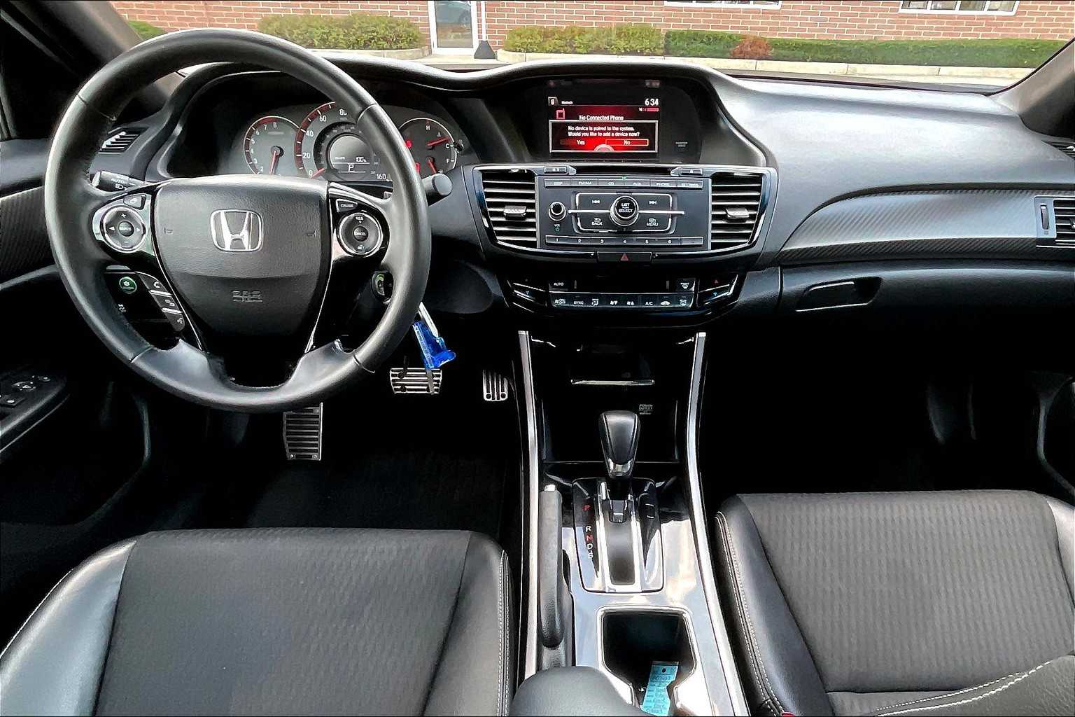 2017 Honda Accord Sport photo 21