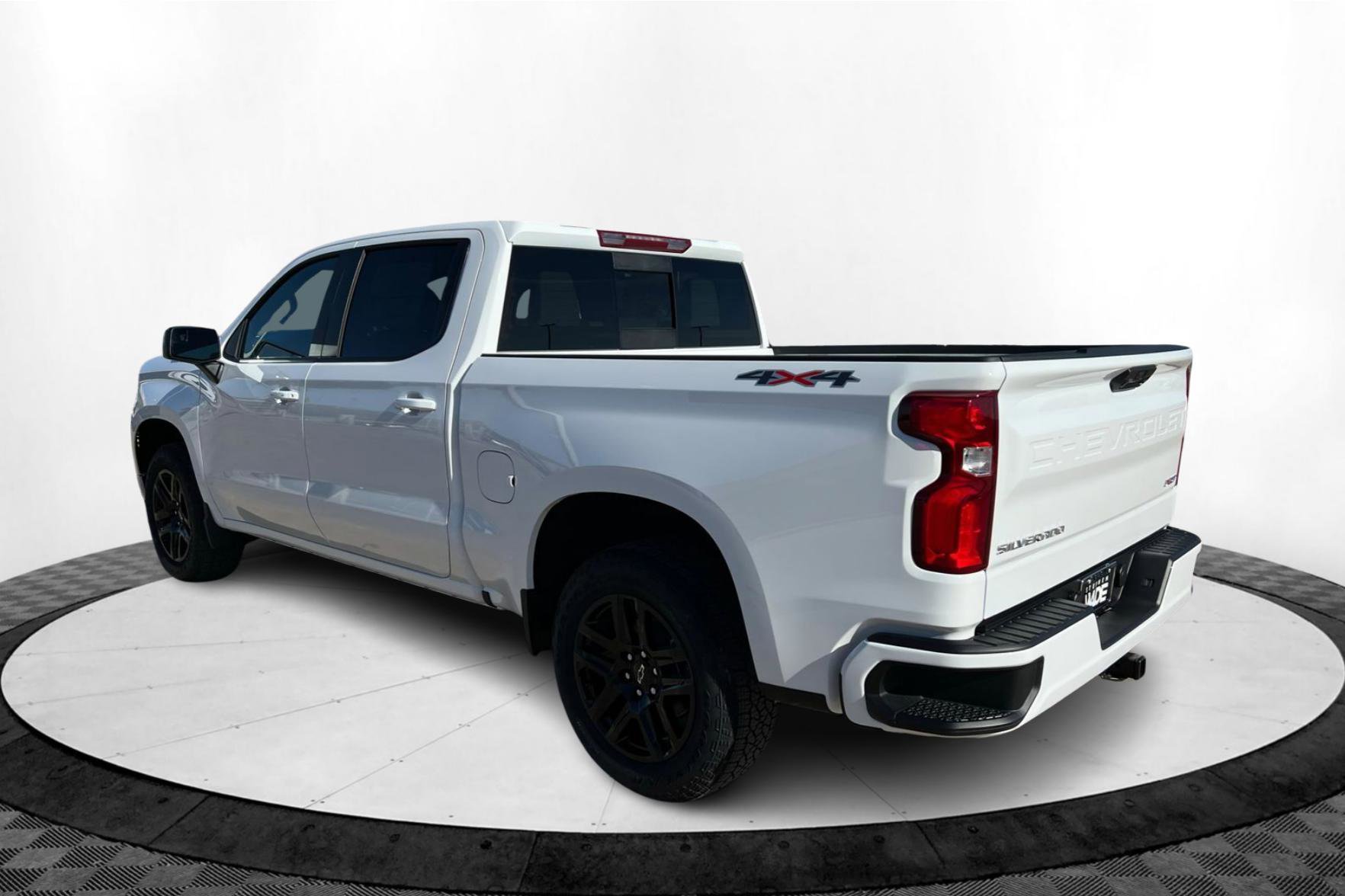 2026 Chevrolet Silverado 1500 RST photo 2