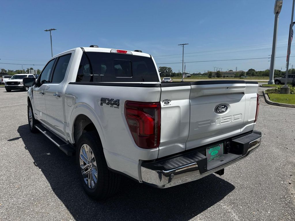 2025 Ford F-150 Lariat photo 4