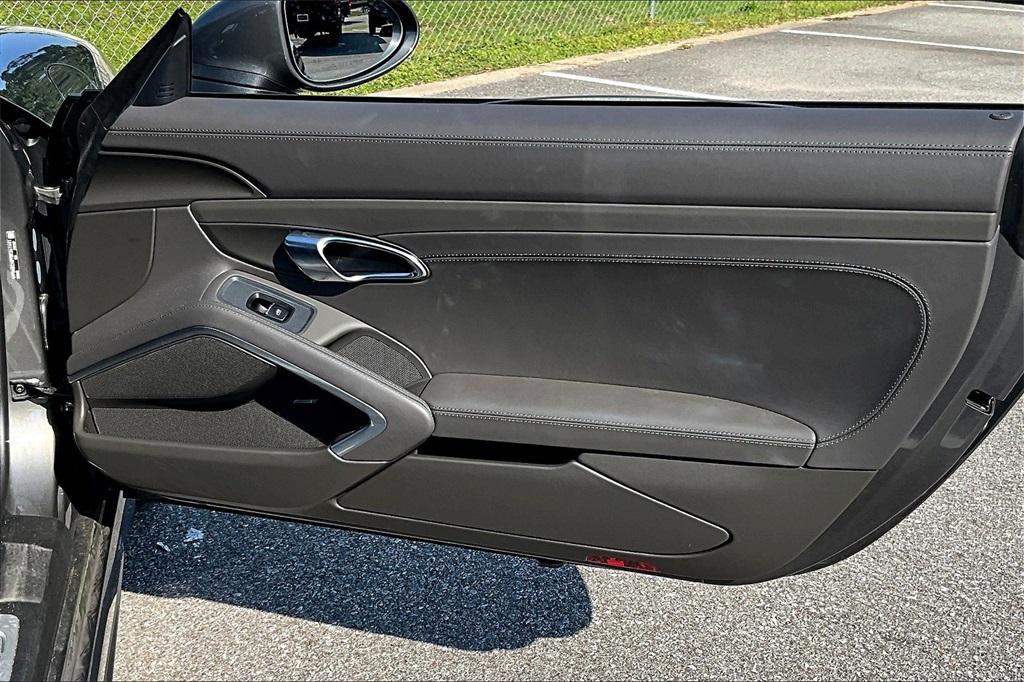 2025 Porsche Cayman S photo 23