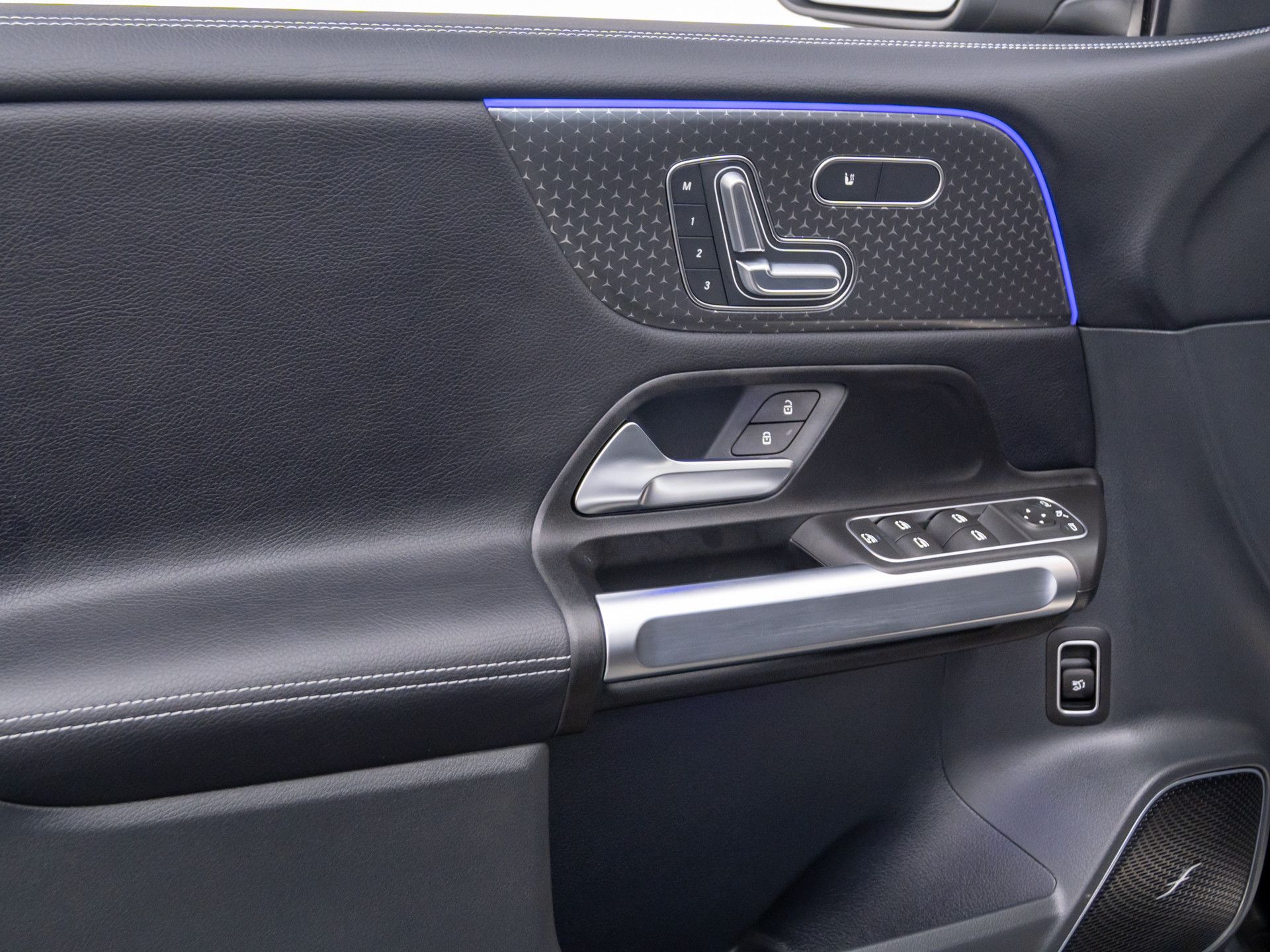 2024 Mercedes Benz GLB 250 4MATIC photo 13