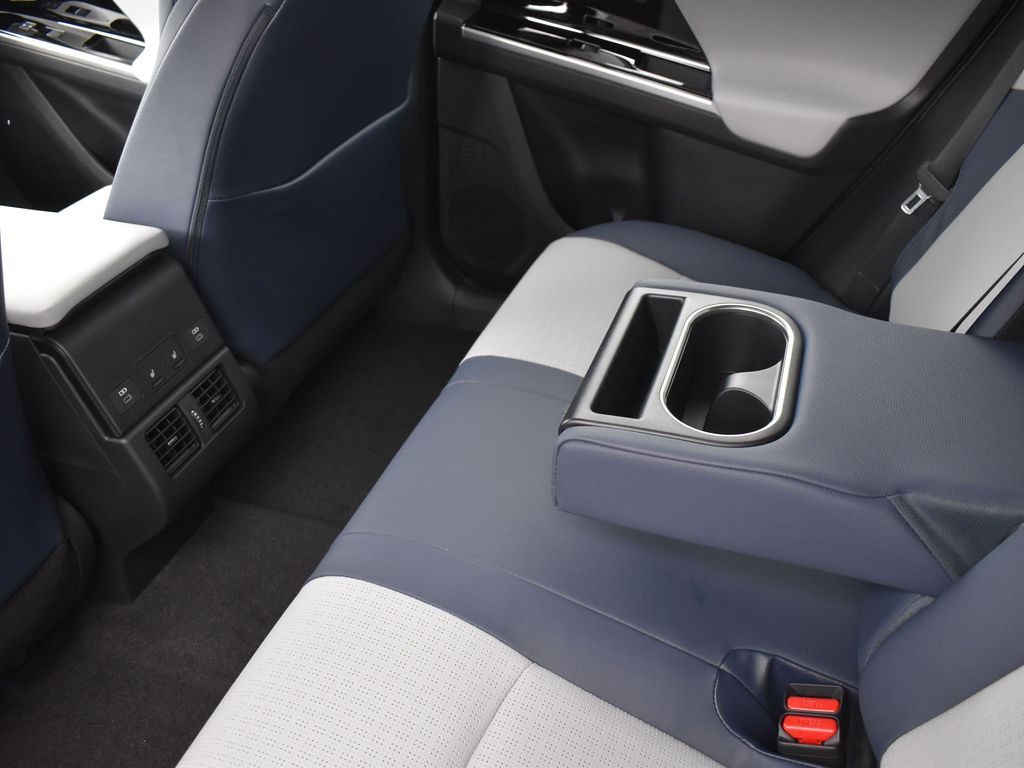 2025 Subaru Solterra Limited photo 18