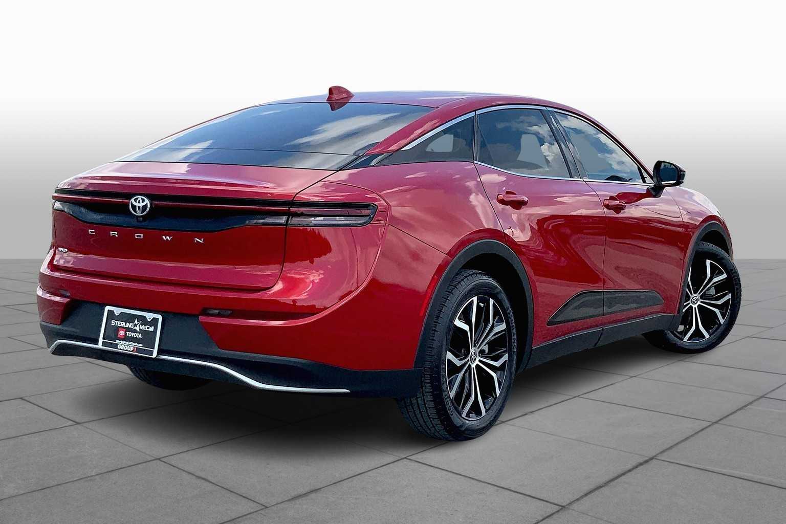 2023 Toyota Crown XLE photo 12