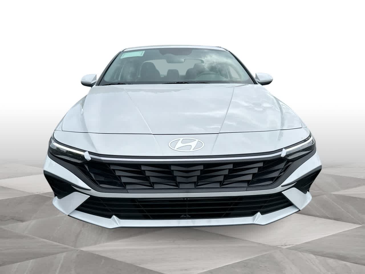2025 Hyundai Elantra SE photo 3