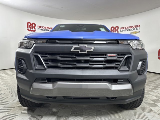 2025 Chevrolet Colorado Trail Boss photo 2