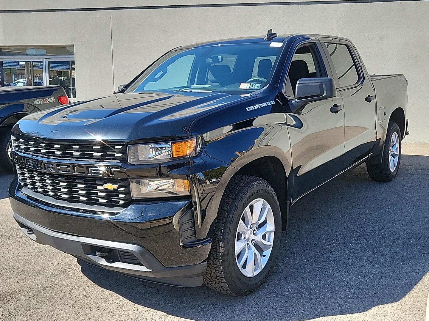 2021 Chevrolet Silverado 1500 Custom photo 3