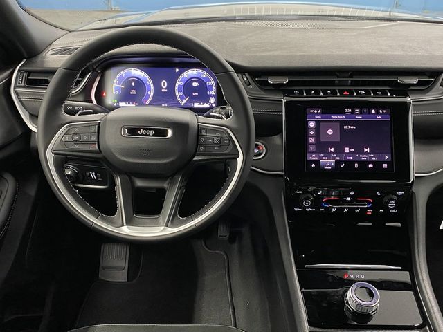 2025 Jeep Grand Cherokee Altitude photo 5